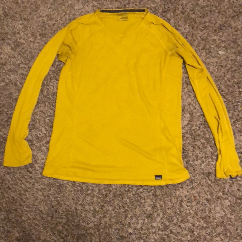 Women’s yellow Patagonia lightweight shirt